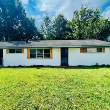 Buy this 3 bed house on 1551 Norris Rd in Memphis, Tennessee