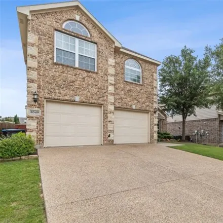 Buy this 5 bed house on 8549 Meadow Sweet Lane in Fort Worth, TX 76123