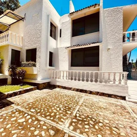 Buy this 4 bed house on Privada Retorno a la Cueva de Ali in Pichilingue, 39820 Puerto Marqués