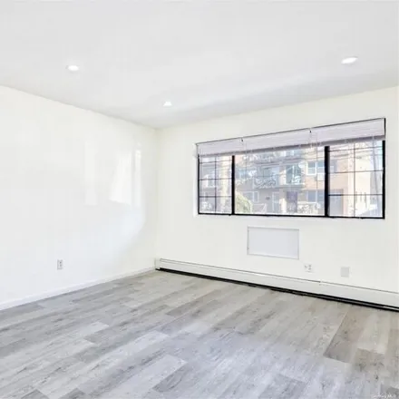 Image 7 - 1353 East 91st Street, New York, NY 11236, USA - Condo for sale