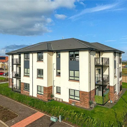 Rent this 2 bed apartment on Sollas Gardens in Newton Mearns, G77 5XD