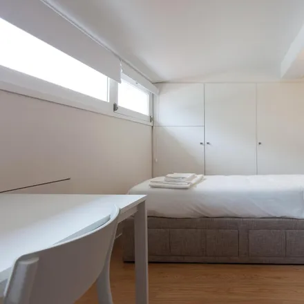 Rent this 9 bed room on Uporto House in Rua da Azenha 256, 4200-491 Porto