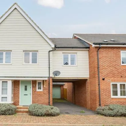 Buy this 3 bed duplex on Pershore Way in Fairford Leys, HP18 0WP