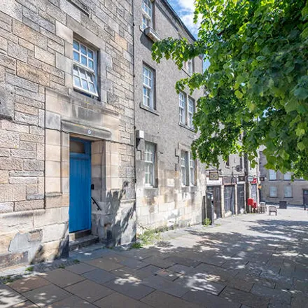 Rent this 3 bed apartment on Scottish Tourist Guides Association in 18b Broad Street, Stirling