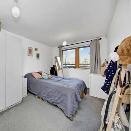 Image 4 - 1 Meath Crescent, London, E2 0QG, United Kingdom - Apartment for sale