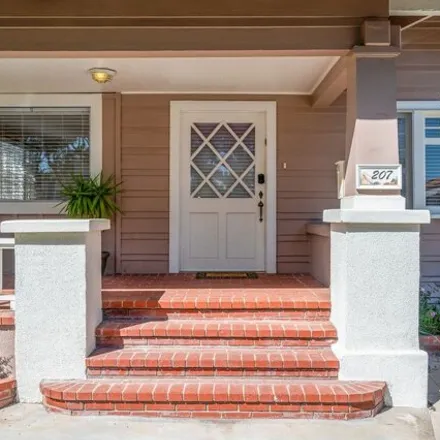 Image 4 - 283 Avenue C, Clifton, Redondo Beach, CA 90277, USA - House for rent