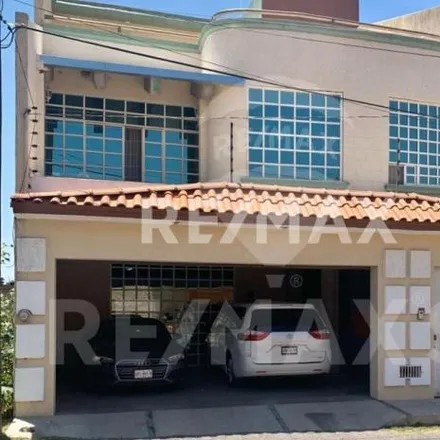 Buy this 3 bed house on Calle José Antonio Caso 107 in Zona Centro, 38500 Apaseo el Alto