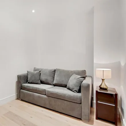 Image 7 - Cobden House, Carlow Street, London, NW1 7LL, United Kingdom - Apartment for rent