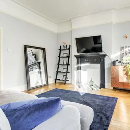 Image 3 - 56 Comeragh Road, London, W14 9HS, United Kingdom - Apartment for sale