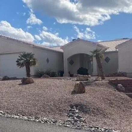 Rent this 3 bed house on 665 Wayside Drive in Lake Havasu City, AZ 86403