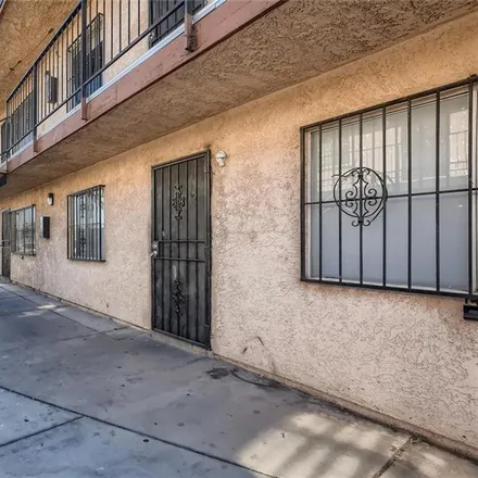 Image 3 - 3443 East Cheyenne Avenue, North Las Vegas, NV 89030, USA - Duplex for rent