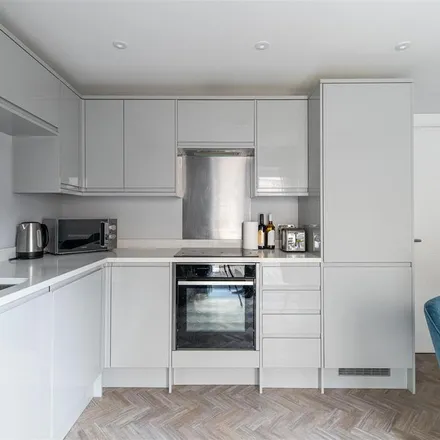Image 9 - 24, 24A West Avenue, Newcastle upon Tyne, NE3 4ES, United Kingdom - Apartment for rent