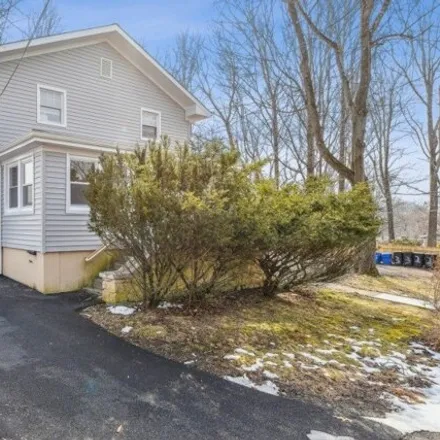 Rent this 3 bed apartment on 44 Walton Way in Point Pleasant, Hopatcong
