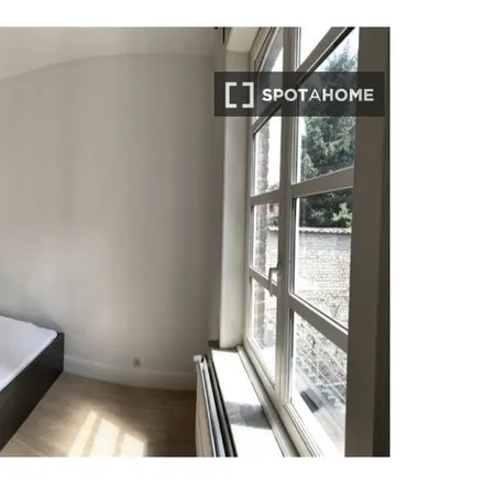 Rent this 7 bed room on Rue des Rives 14 in 6061 Charleroi, Belgium
