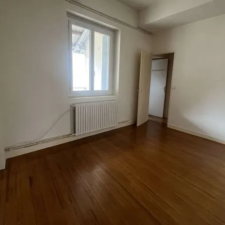 Rent this 3 bed apartment on 1184 Route d'Ayet in 47400 Tonneins, France