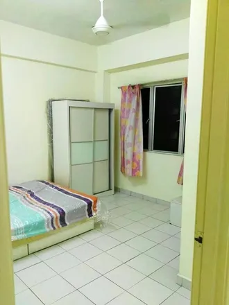 Rent this 3 bed apartment on unnamed road in Serdang Raya, 43300 Subang Jaya