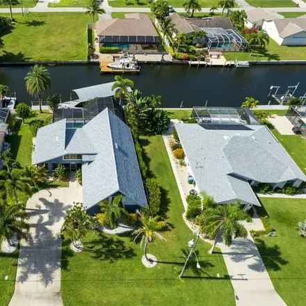 Image 4 - 2126 Southeast 10th Terrace, Cape Coral, FL 33990, USA - House for sale