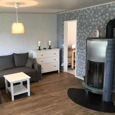 Rent this 3 bed house on Kronobergsgatan in 360 51 Hovmantorp, Sweden