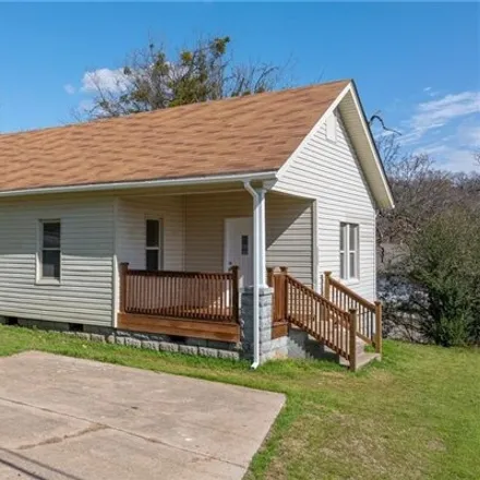 Buy this 3 bed house on 2579 Bluff Avenue in Fort Smith, AR 72901