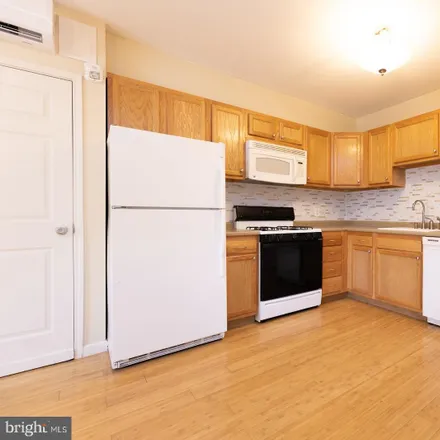 Rent this 1 bed townhouse on 1630 South 9th Street in Philadelphia, PA 19148