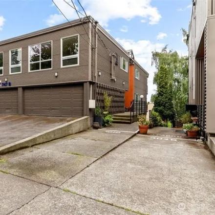 Buy this 1 bed condo on 747 Belmont Place East in Seattle, WA 98102