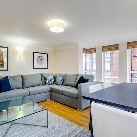 Rent this 3 bed apartment on 87-88 Marylebone High Street in London, W1U 4HZ