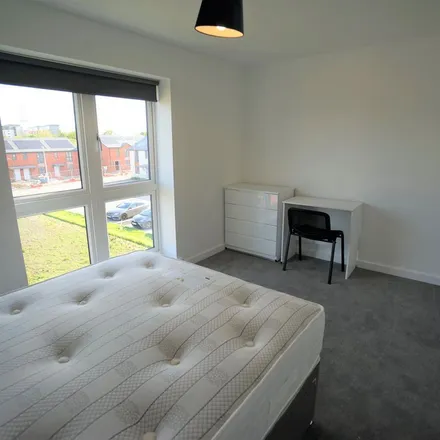 Image 7 - 10 Gifford Crescent, Stoke Gifford, BS34 6JJ, United Kingdom - Apartment for rent