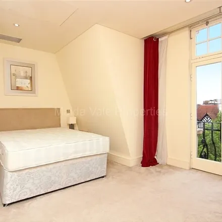 Image 2 - 8 Clarendon Gardens, London, W9 1BH, United Kingdom - Apartment for rent