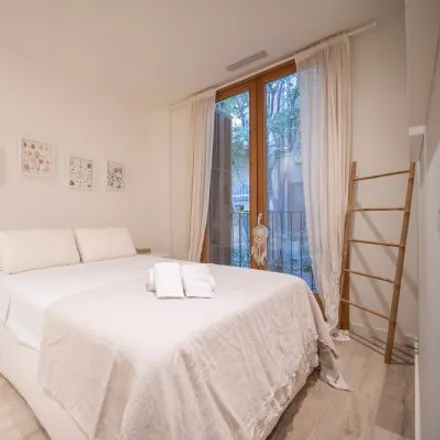 Image 6 - La Bella Napoli, Carrer de Margarit, 12, 08004 Barcelona, Spain - Apartment for rent