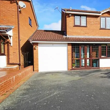 Buy this 3 bed house on Oakslade Drive in Elmdon Heath, B92 9QG