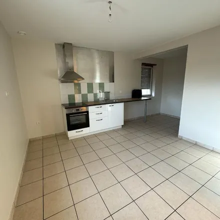 Rent this 5 bed apartment on 7 Rue des Mures in 57740 Longeville-lès-Saint-Avold, France