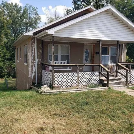 Buy this 2 bed house on 295 Argonne Street in Jefferson City, MO 65109