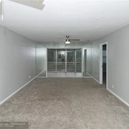 Image 9 - Coral Springs Community Church, West Sample Road, Coral Springs, FL 33065, USA - Condo for sale