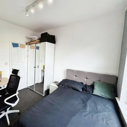 Rent this 6 bed duplex on 38;38A Fletcher Road in Beeston, NG9 2EL