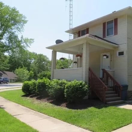 Buy this 3 bed house on 896 East Washington Street in Morris, IL 60450