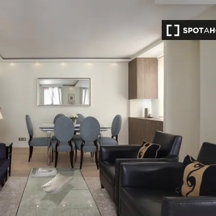 Rent this 2 bed apartment on 27 Avenue Carnot in 75017 Paris, France