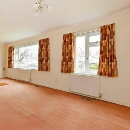 Image 3 - 11 Whirlowdale Crescent, Sheffield, S7 2NA, United Kingdom - House for sale