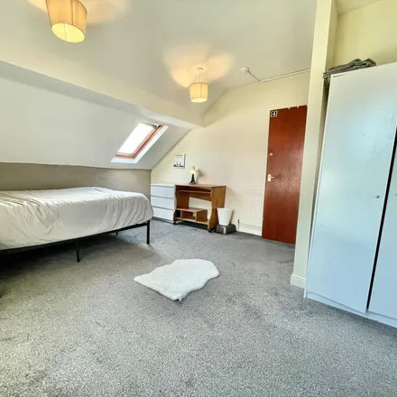 Rent this 1 bed room on Haddon Avenue in Leeds, LS4 2JF