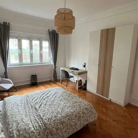 Rent this 9 bed apartment on Pataca in Rua Rodrigo da Fonseca, 1070-241 Lisbon