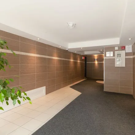 Image 2 - La Primevère, 4590 Chemin Queen Mary, Montreal, QC H3W 1W6, Canada - Apartment for rent
