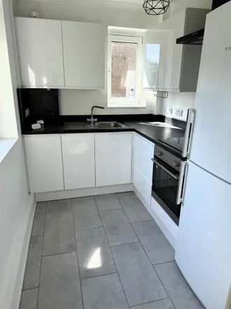 Rent this 2 bed apartment on Shepperton Road in London, BR5 1DN