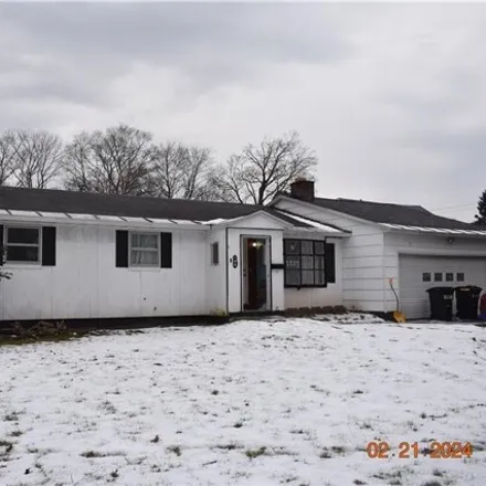 Buy this 3 bed house on 106 Pine Tree Drive in City of Syracuse, NY 13212