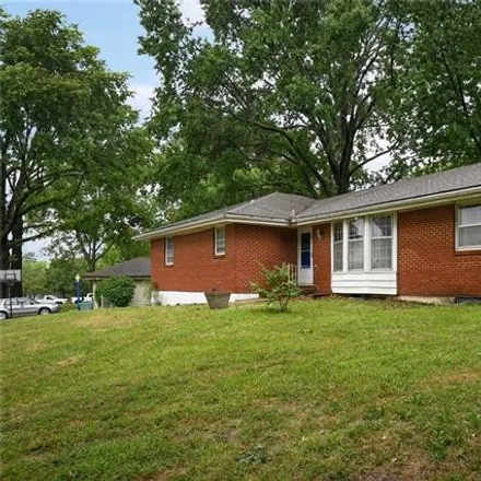 Image 2 - 721 Northwest 5th Street, Blue Springs, MO 64014, USA - House for sale