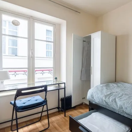 Rent this studio apartment on 68 Avenue Ledru-Rollin in 75012 Paris, France