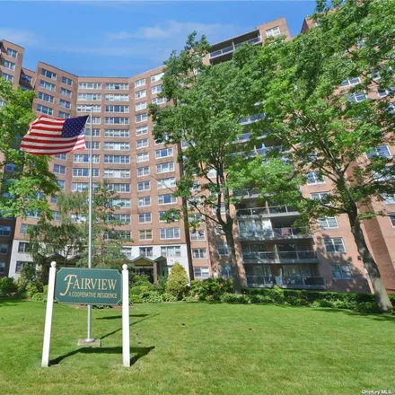 Buy this studio condo on Grand Central Parkway in New York, NY 11368