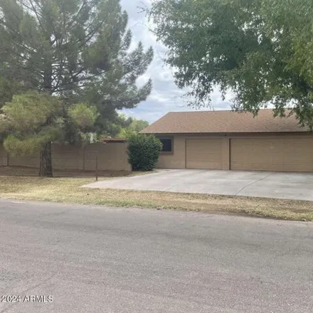 Image 2 - 7216 West Country Gables Drive, Peoria, AZ 85381, USA - House for sale