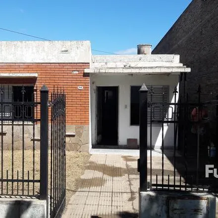 Buy this 2 bed house on Doctor Chiavarini 854 in Departamento Rosario, Pérez