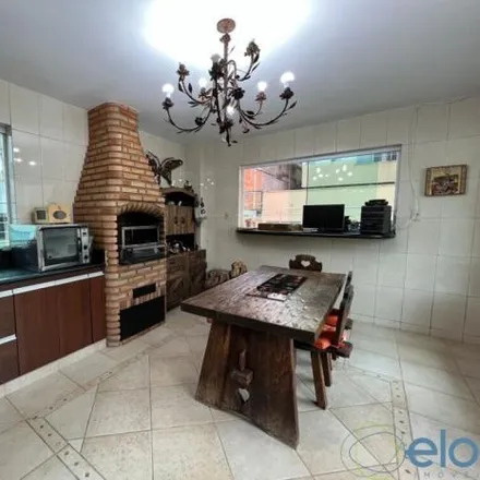 Buy this 5 bed apartment on Rua Doutor Célio Andrade in Buritis, Belo Horizonte - MG