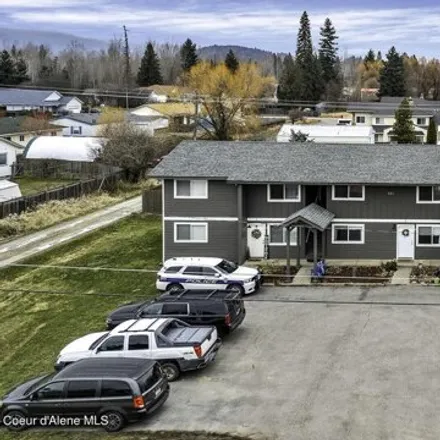Buy this 12 bed house on 423 2nd Avenue in Kootenai, Bonner County