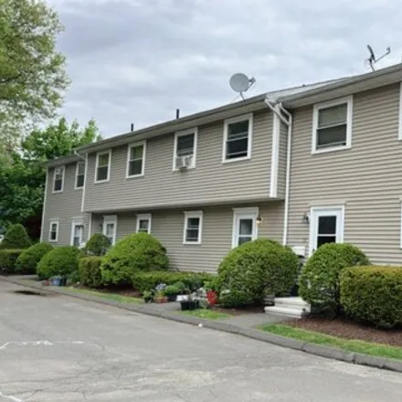 Buy this 2 bed townhouse on 145 Longfellow Avenue in Tunxis Hill, Fairfield